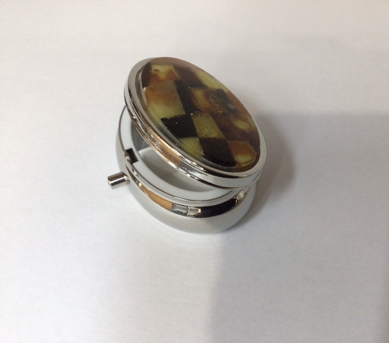 Pillendose mit Bernsteinlage (oval)