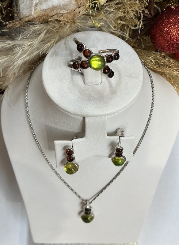 Set aus Anhänger,Ohrstecker,Ring